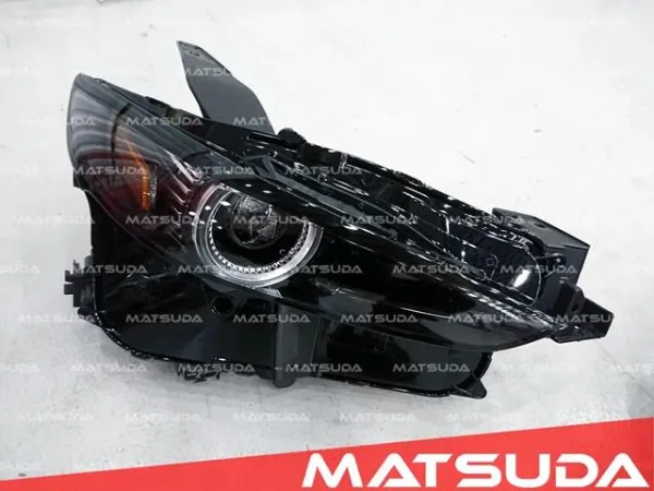 Правая фара DGJ151030B Mazda