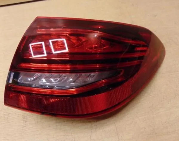 Фонарь задний правый внешний A2059064105 Mercedes