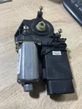 Мотор стеклоподъемника двери передней правой VAG 3B1959802A