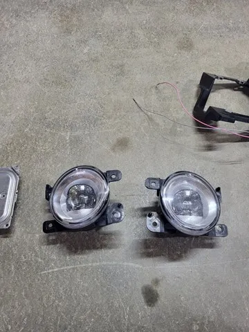 Фара противотуманная правая 261508990C Nissan/Infiniti