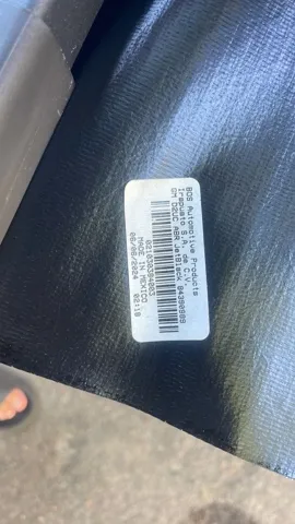 Шторка багажного отсека 84390989 General Motors