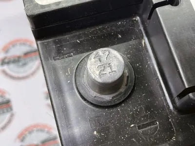 Аккумулятор автомобильный Ленд Ровер 70 А/ч 12 В (LR094611)