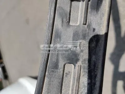 Уплотнитель капота VAG 8W6823126
