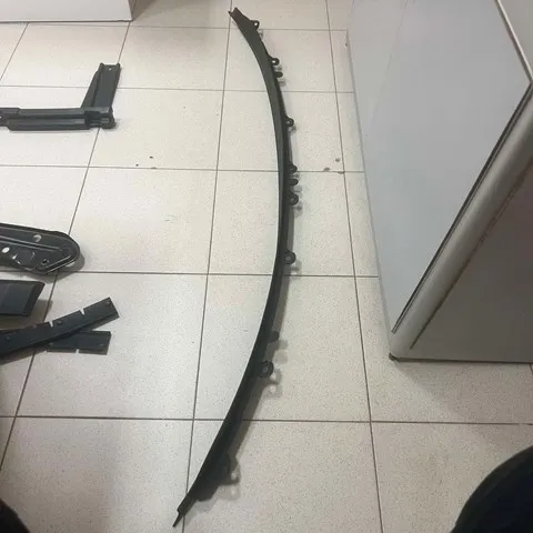 Решетка дворников 31424477 Volvo
