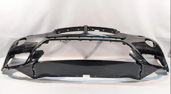 Передний бампер 51117389902 BMW