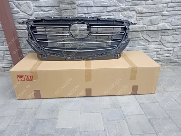 Решетка радиатора DL8W50710A Mazda
