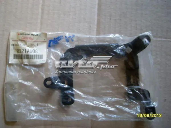 Кронштейн крепления противотуманной фары правой 8321A008 Mitsubishi