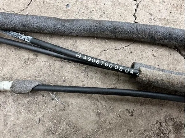 A9067600804 Mercedes Трос замка двери задней