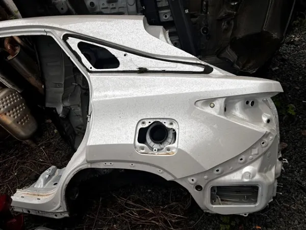 Крыло заднее левое 616020E051 Toyota