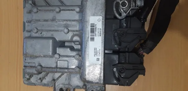 Блок управления двигателем 237100827S Renault (RVI)