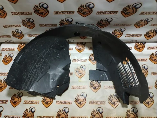 Подкрылок передний правый LR138389 Land Rover