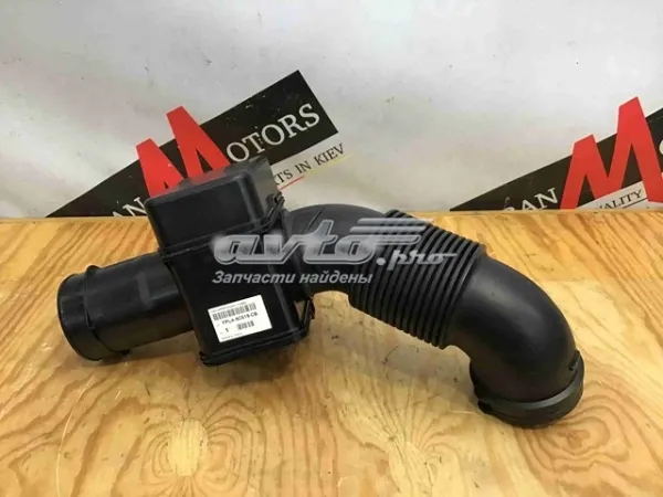 Выпускной патрубок воздушного фильтра LR062830 Land Rover