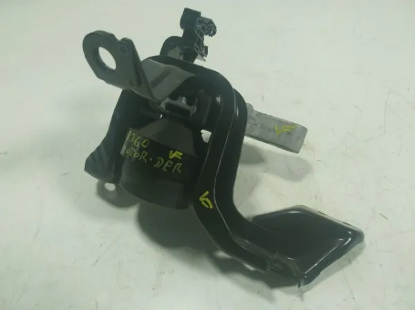 Правая подушка двигателя 12305K0050 Toyota