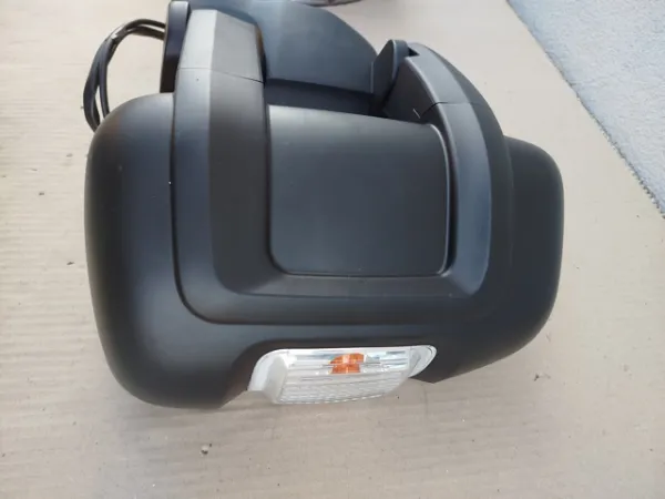 Левое боковое зеркало 1685330080 Peugeot/Citroen