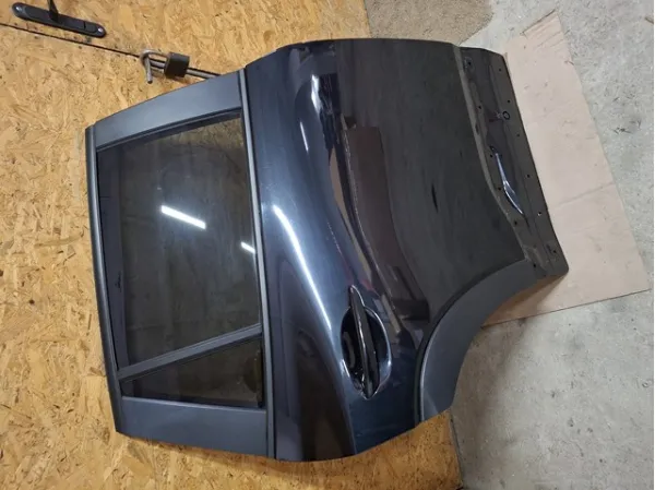 Дверь задняя правая VAY07202XB Mazda