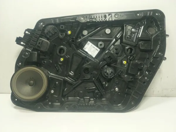 Стеклоподъемник передней правой двери A1777205005 Mercedes