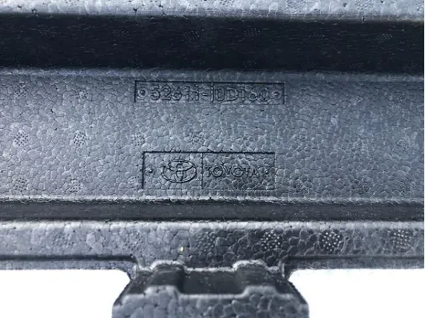 Абсорбер переднего бампера 526110D160 Toyota