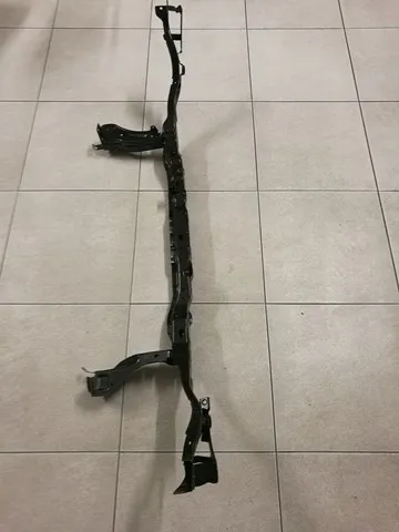 Верхняя рамка радиатора 42599080 Opel