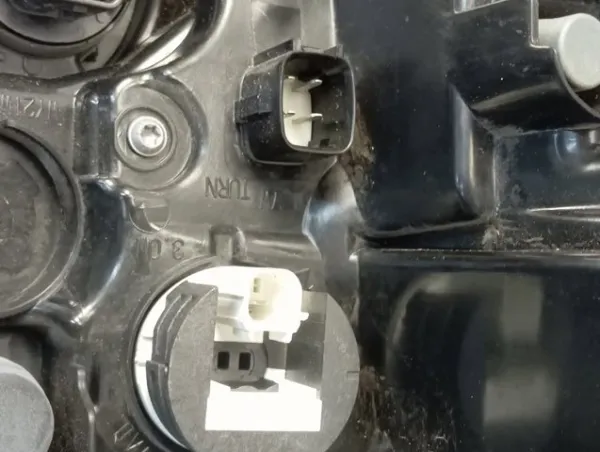 Фонарь задний правый внешний 815500DE20 Toyota