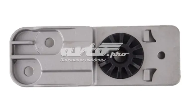 Кронштейн радиатора нижний 13337826 General Motors