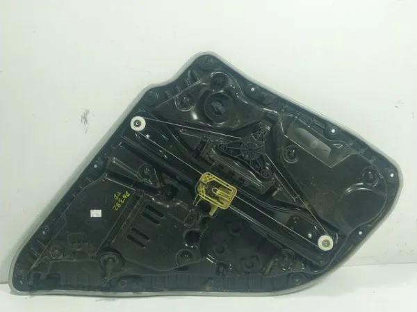 Механизм стеклоподъемника двери задней правой A1677303101 Mercedes