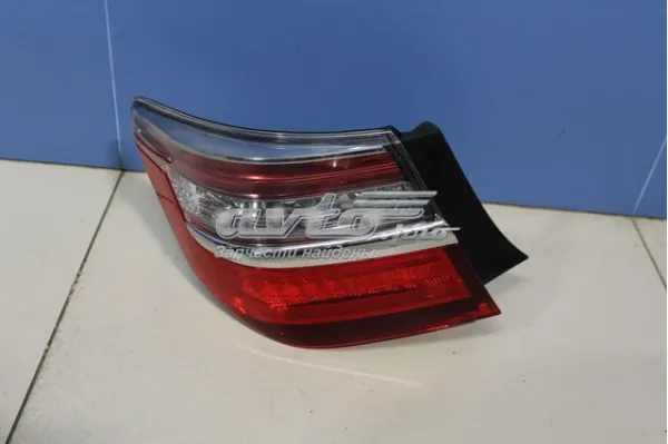 Фонарь задний левый внешний 8156133611 Toyota