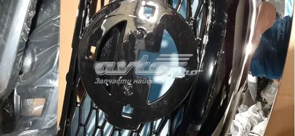 Решетка радиатора 623104CM1B Nissan/Infiniti