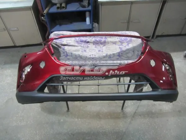 Передний бампер DD1G50031GBB Mazda