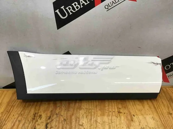Молдинг двери задней правой нижний LR044670 Land Rover