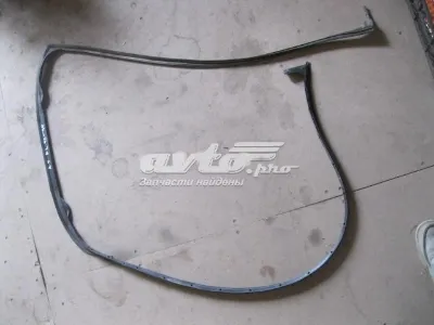 Уплотнитель двери передней левой (на двери) VAG 1Z0837697D