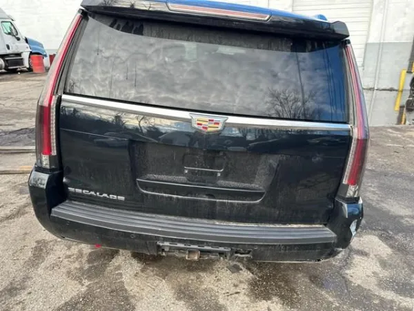 Задний бампер Cadillac Escalade III