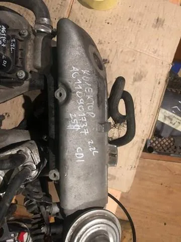 Впускной коллектор A6110901737 Mercedes