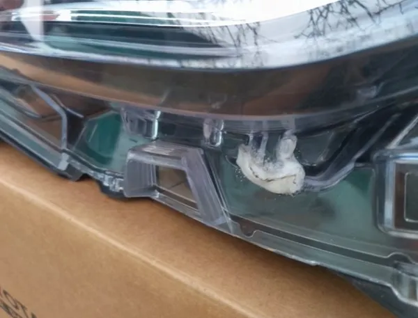 Правая фара 81130F4251 Toyota