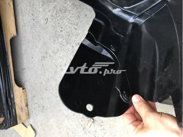Подкрыльник переднего крыла, правый на Subaru Forester II S11, SG