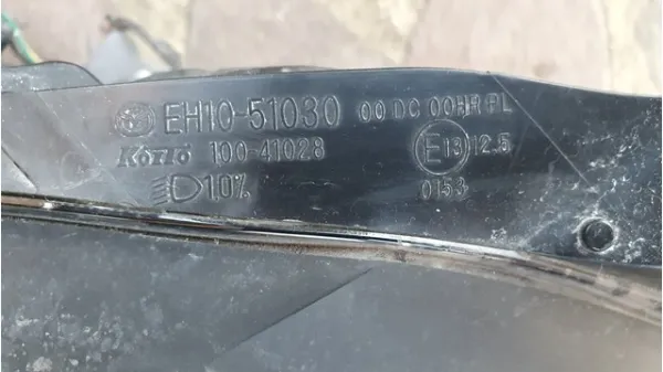 Правая фара EH1051030 Mazda