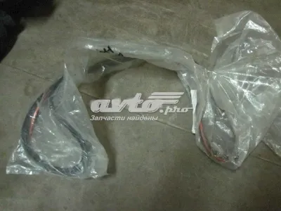 Молдинг стекла заднего TOYOTA 7557333020