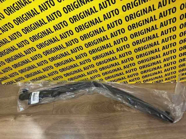 Верхний дефлектор радиатора PAF115411 Mazda