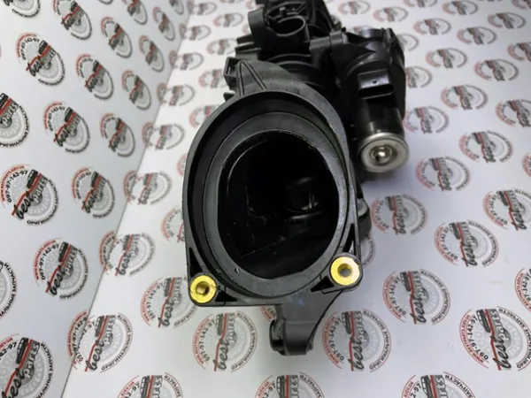 Впускной коллектор 6540903500 Mercedes