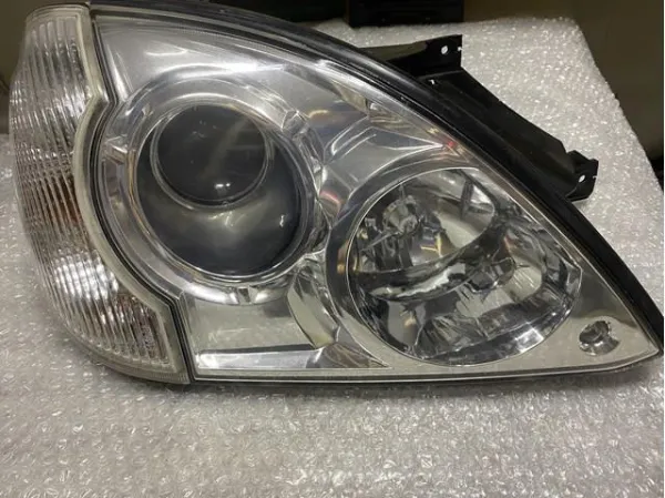 Правая фара 92102H1010 Hyundai/Kia