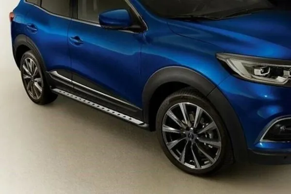 Подножка левая 8201558668 Renault (RVI)