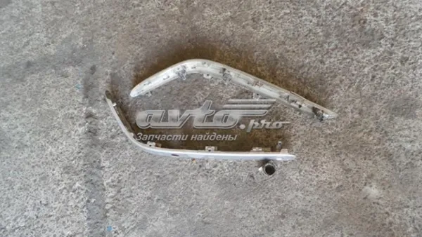 Молдинг бампера переднего левый A2038856121 Mercedes