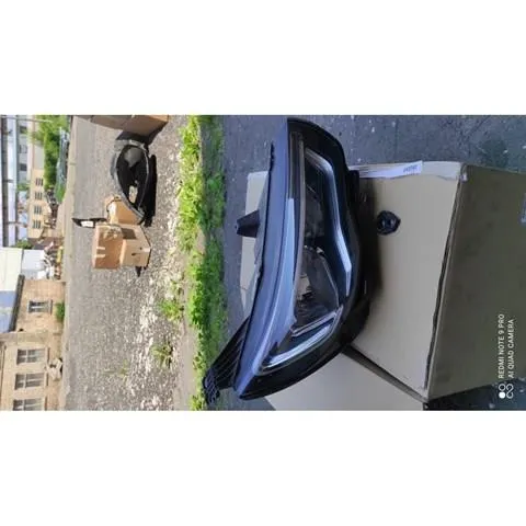 Правая фара YP00015580 Opel