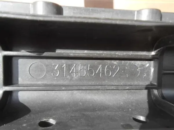 Верхний дефлектор радиатора 31455462 Volvo