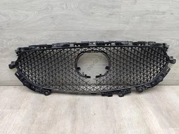 Решетка радиатора KJF250719A Mazda