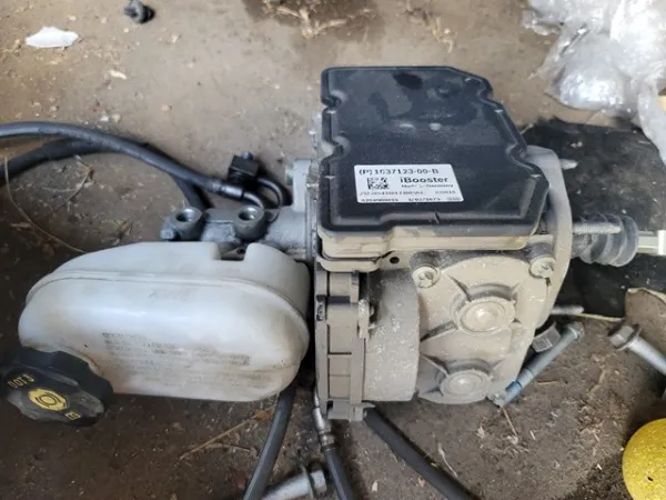 Усилитель тормозов Tesla Model S 5YJS