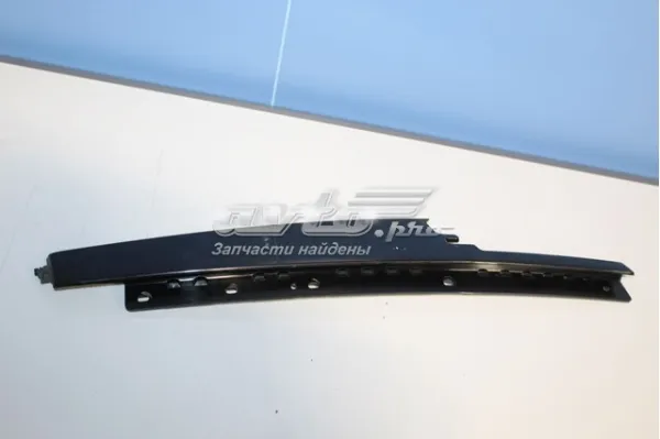 Накладка двери передней левой вертикальная LR050759 Land Rover