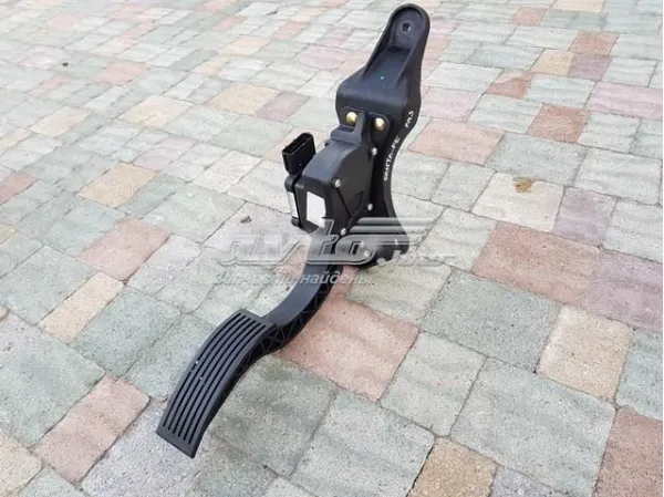 Педали газа на Hyundai Santa Fe II CM