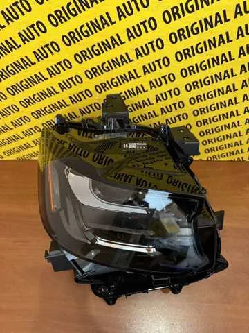 Правая фара KR9D51030C Mazda