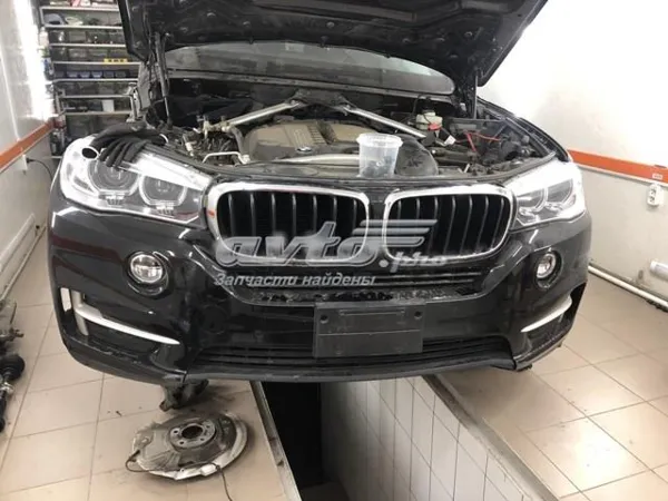 Передний бампер 51117378609 BMW