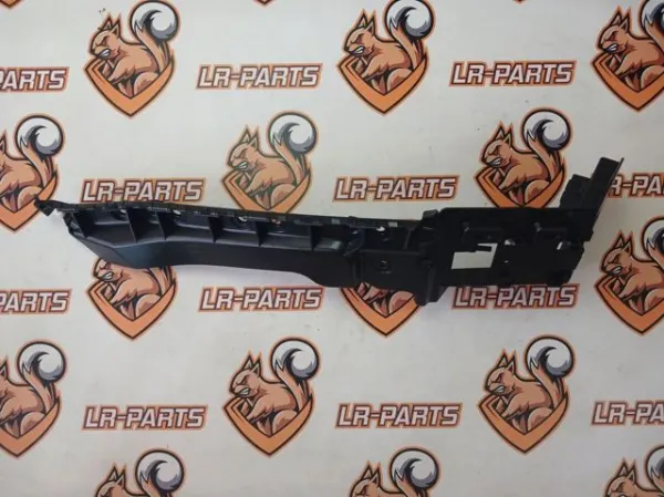Направляющая заднего бампера левая LR128160 Land Rover